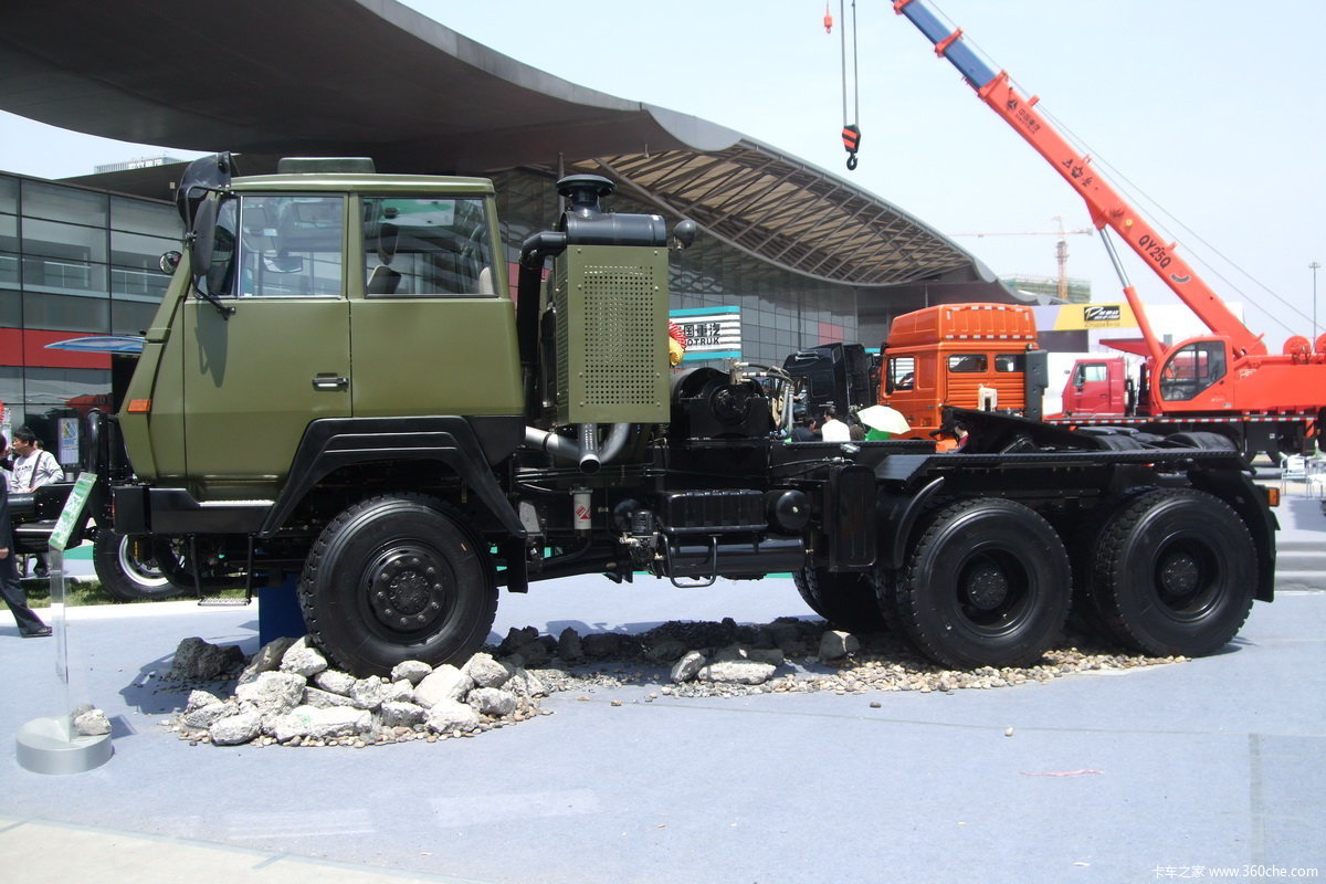 陕汽军用越野卡车