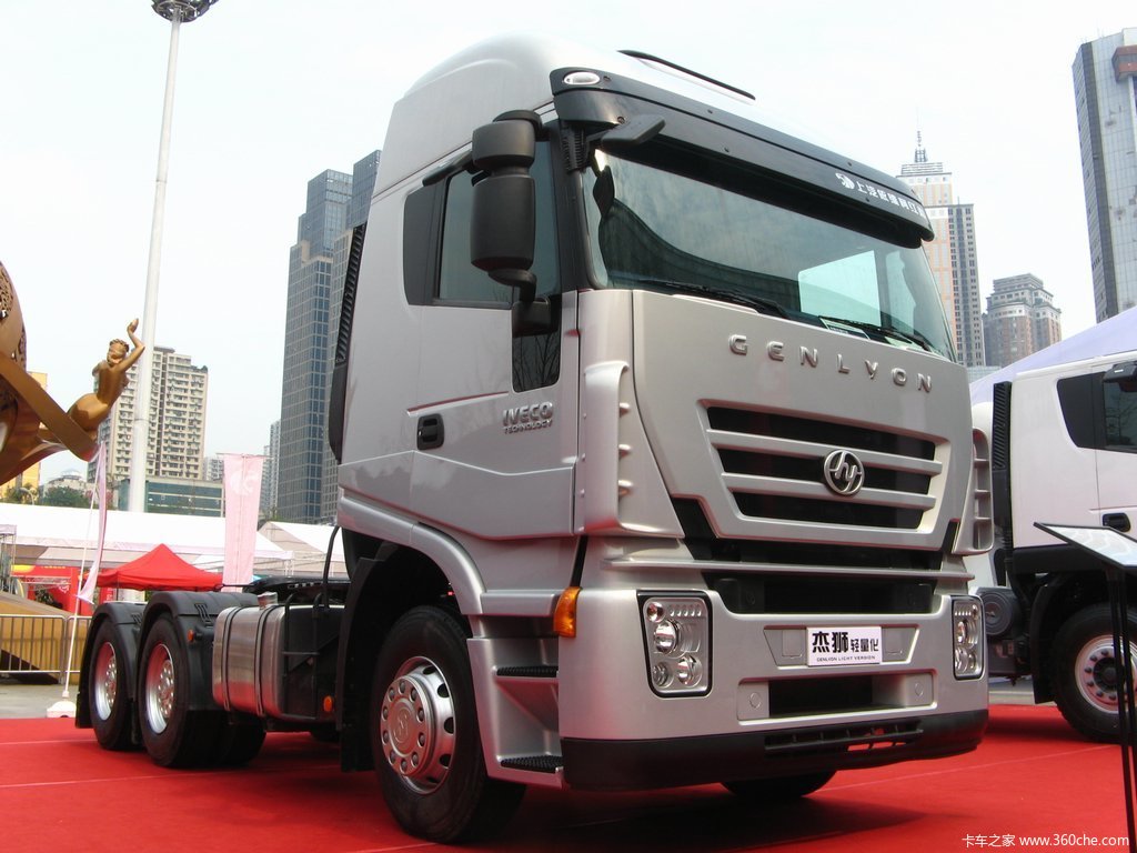 杰狮6x4 轻量化 牵引车