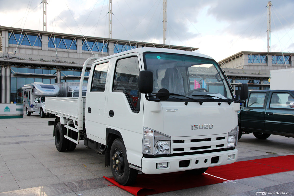 庆铃 五十铃100p 4x2 双排载货车