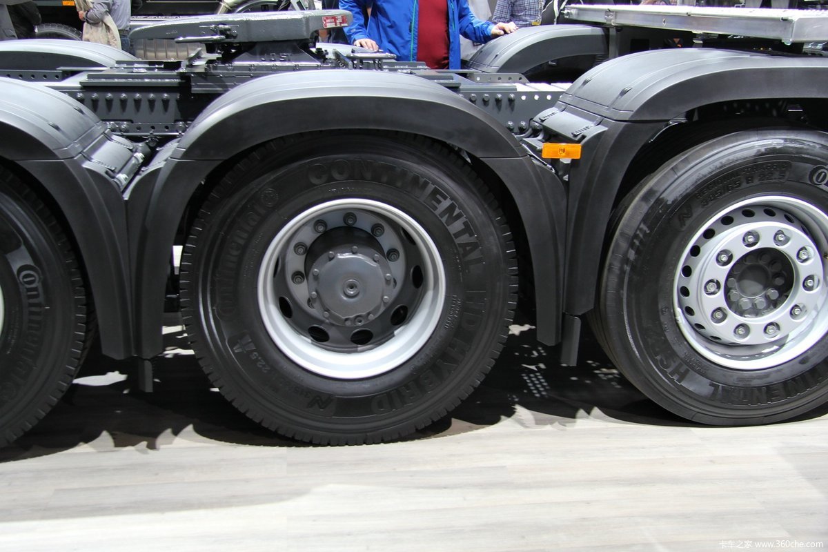 汉诺威车展:奔驰 actros 4163 8x4 630马力 大件牵引车