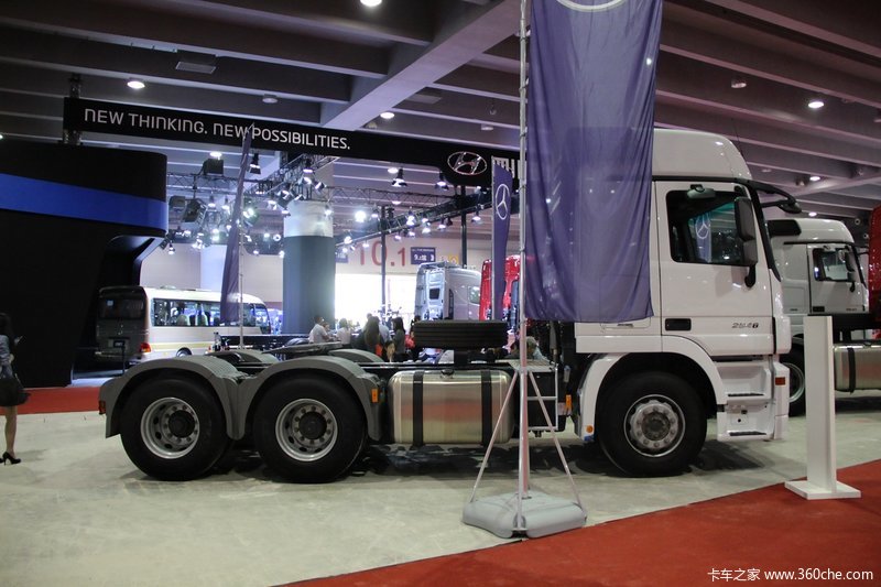 奔驰actros26466x2牵引车