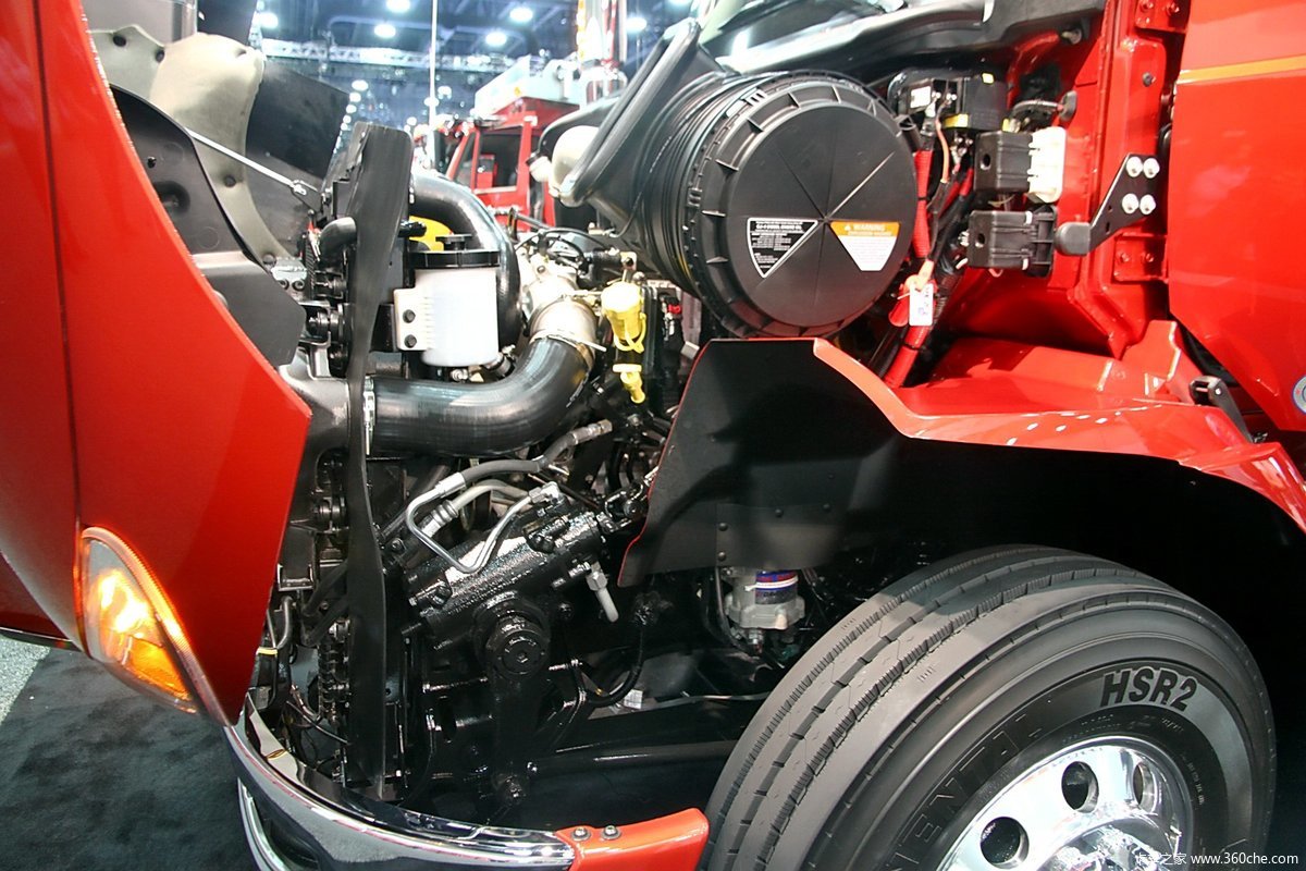mats:纳威司达6x4日间驾驶室牵引车