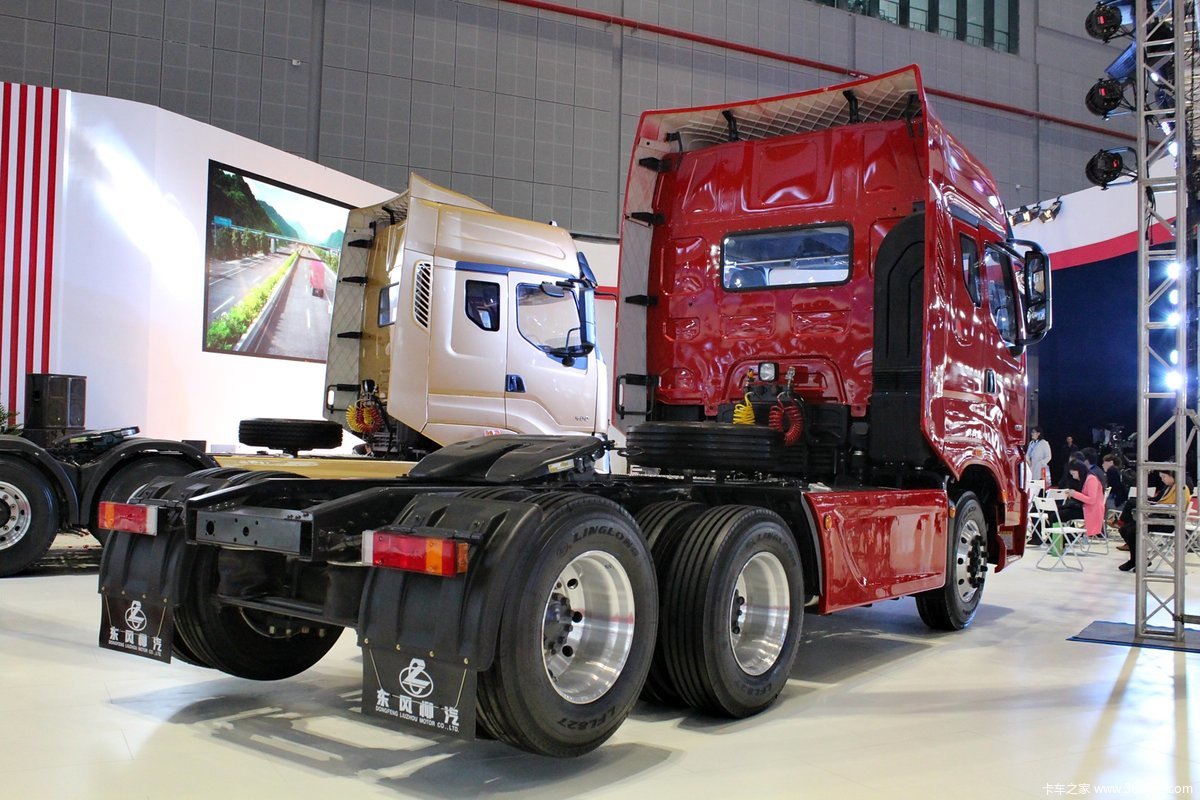 柳汽 乘龙h7 430马力 6x2r 后提升牵引车