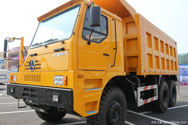恒天宽体自卸车