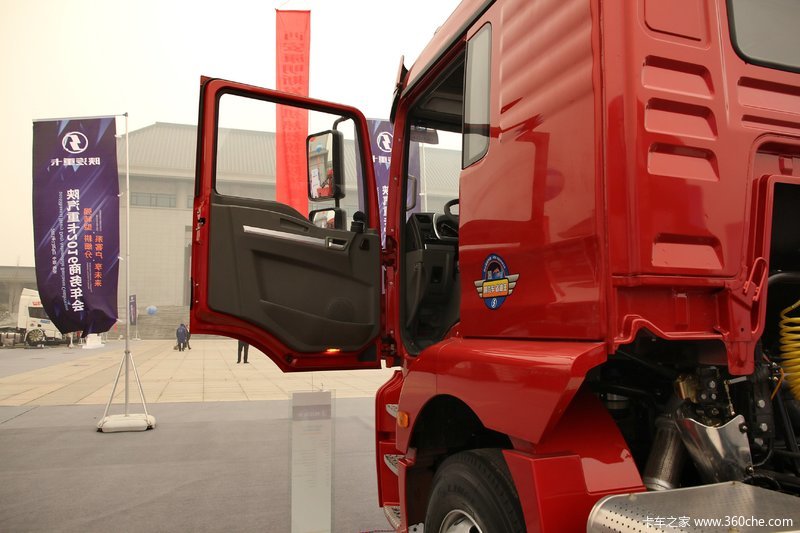 德龙新m3000 4x2 轻量化版牵引车