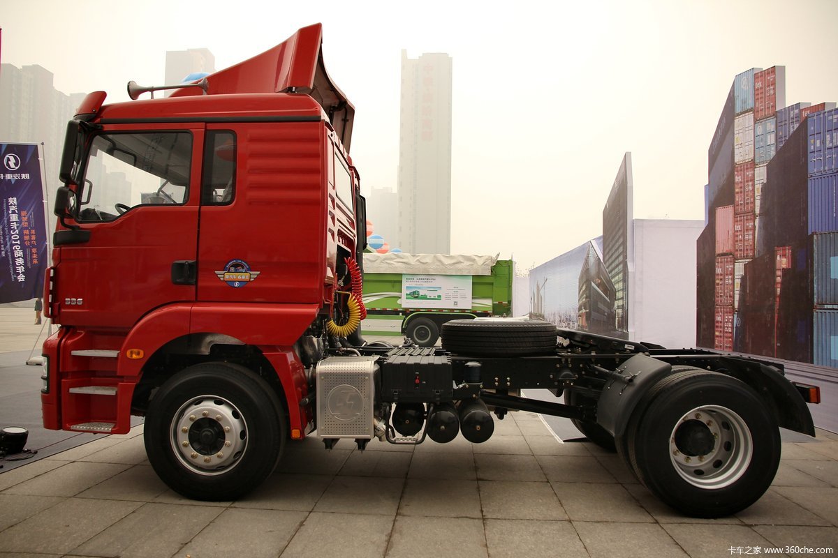 德龙新m3000 4x2 轻量化版牵引车