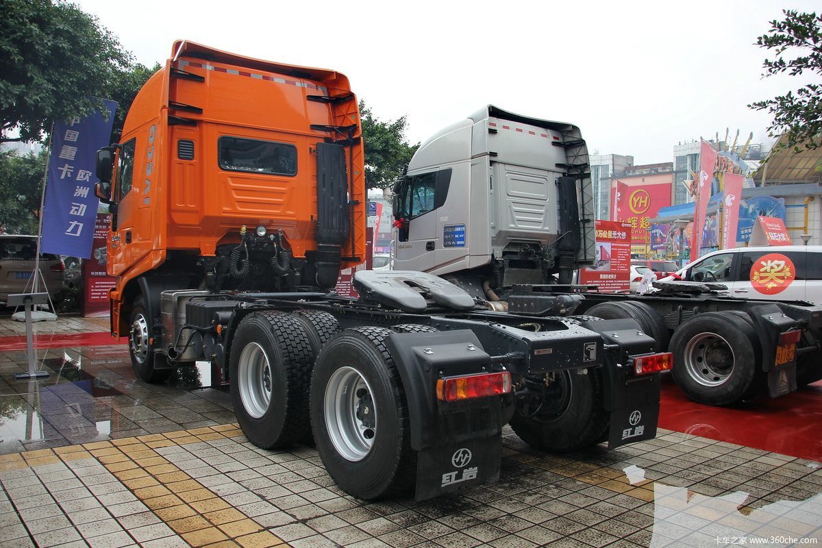 全新杰狮 6x4 480马力 牵引车