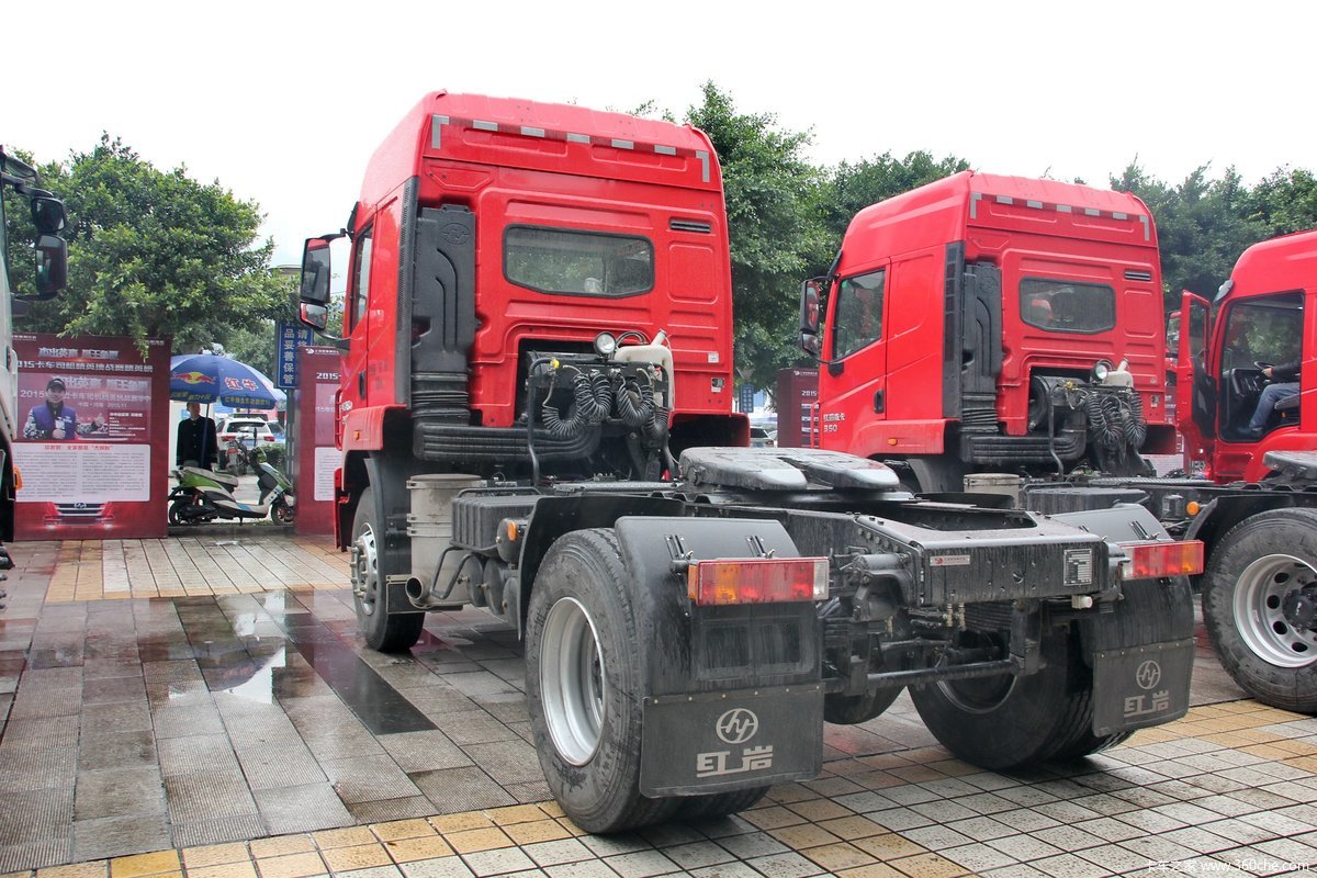 红岩杰卡 4x2 290马力 牵引车