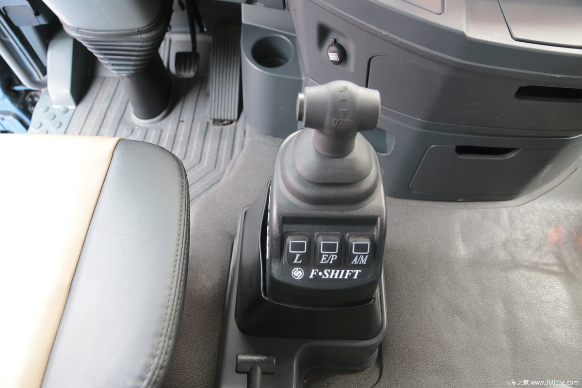 徐工汽车 汉风g900 530马力 6x4 牵引车