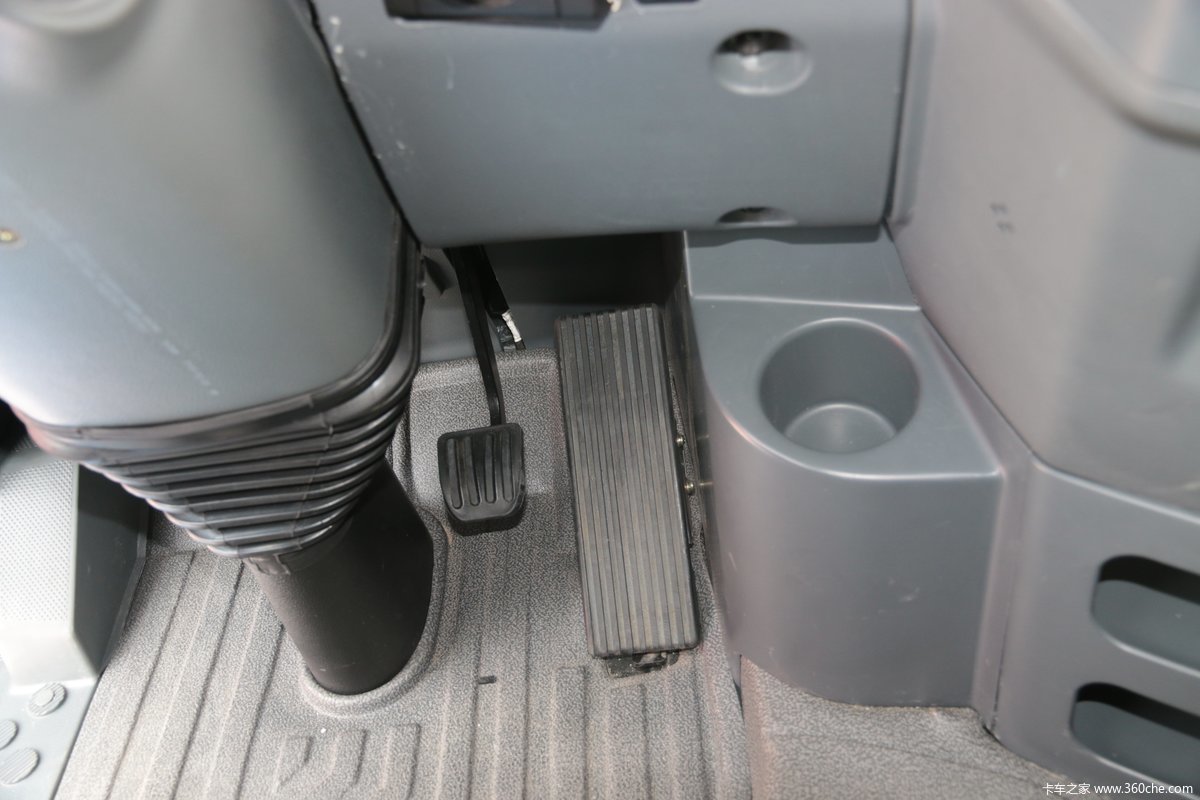 徐工汽车 汉风g900 530马力 6x4 牵引车