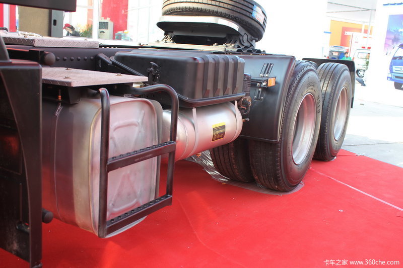 大运重卡6x4牵引车