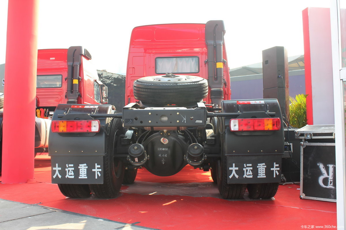 大运重卡6x4牵引车