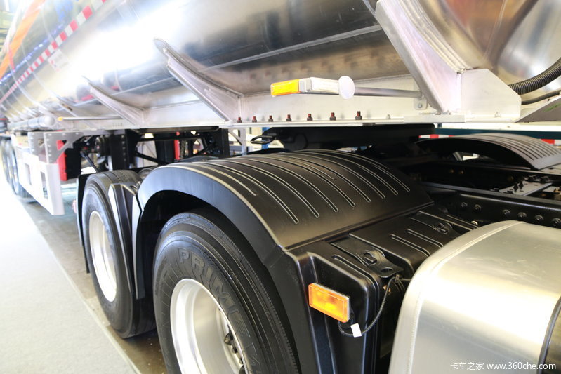 欧曼gtl 6x4柴油运输车