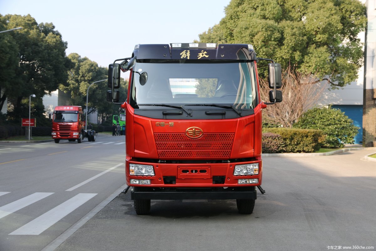 一汽解放j6l4x2领航版载货车