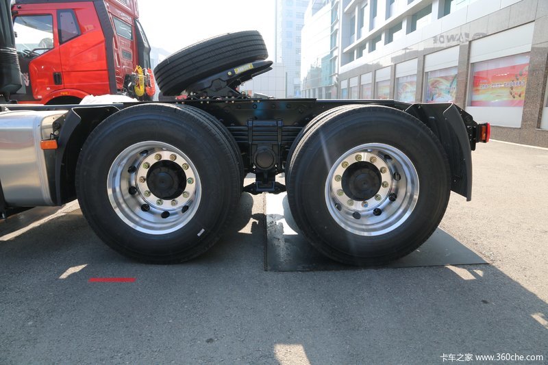 悍v 6x4牵引车