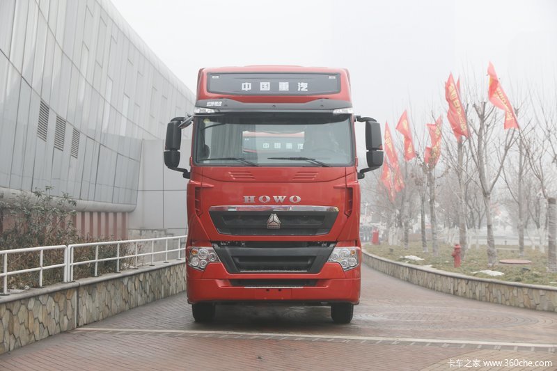 重汽豪沃t7h 540马力 6x4 amt牵引车