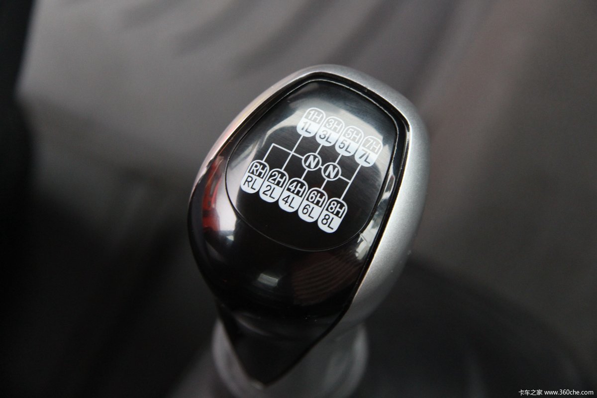 重汽汕德卡牵引车 汕德卡 c7h 430马力 6x4lng牵引车 文章频道: 产品
