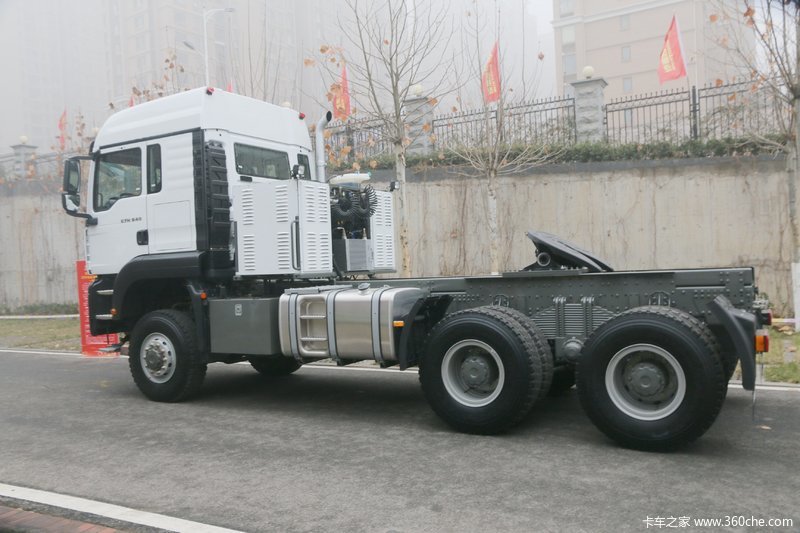 汕德卡 c7h 540马力 6x6大件牵引车