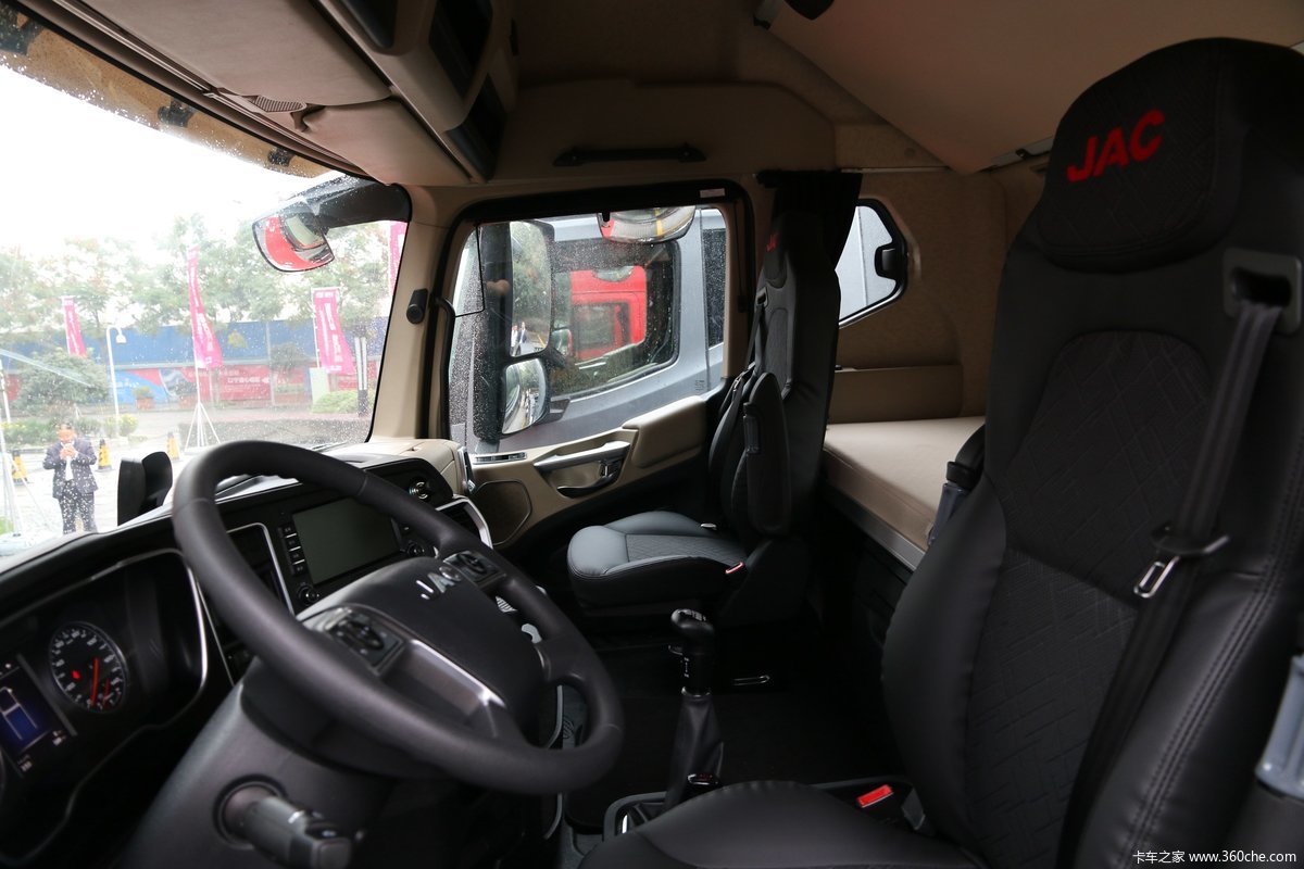 > 江淮格尔发商务大会车型 > 格尔发 k7重卡 6x4 牵引车 27/170