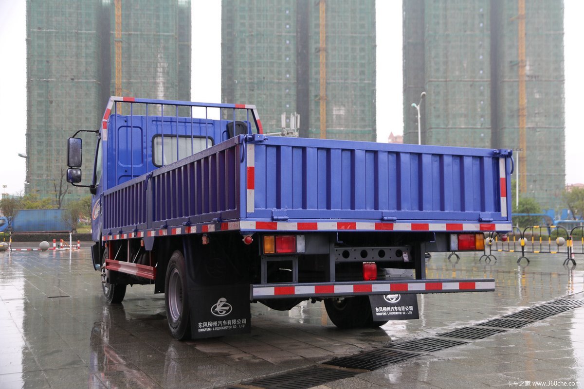 东风柳汽 乘龙l3 4x2 栏板载货车