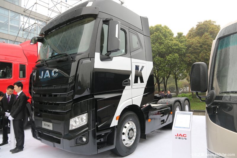 格尔发k7重卡540马力6x4牵引车
