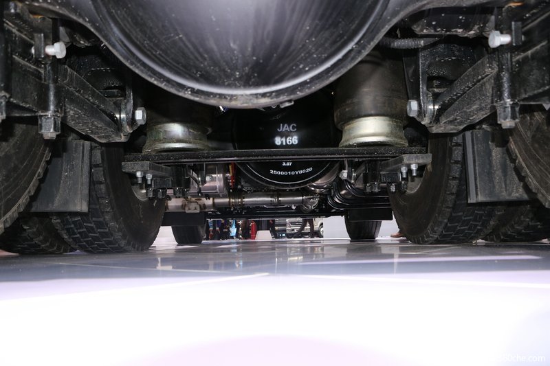 格尔发k7 6x4牵引车