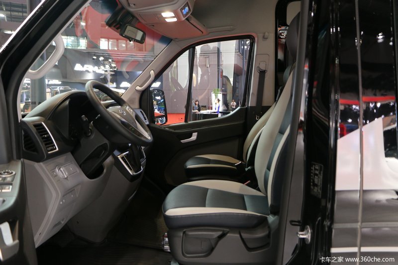 现代solati商务车