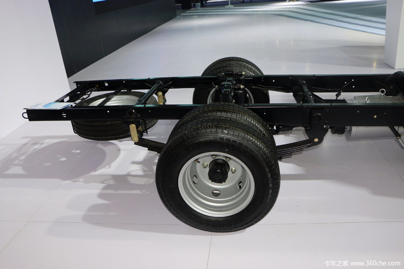 上汽跃进 es50 102马力 4x2纯电动专用底盘