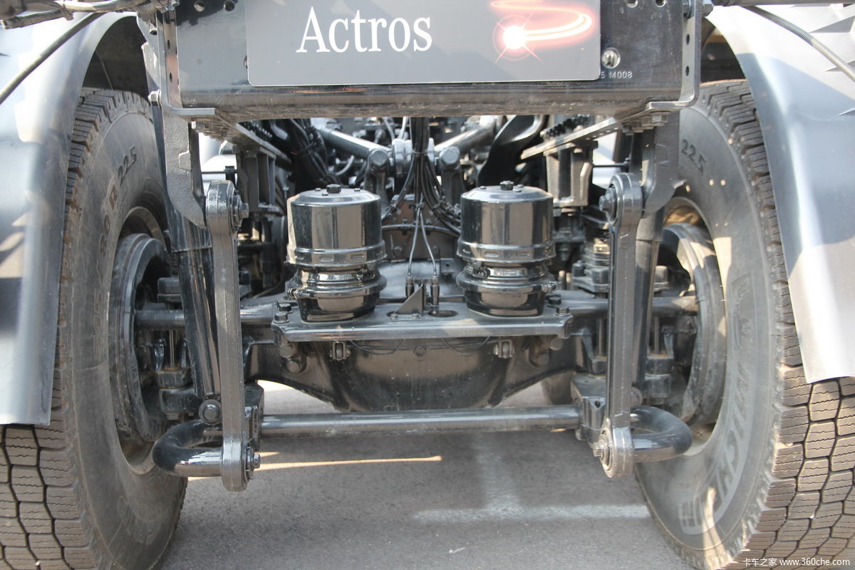 奔驰actros 8x8底盘车