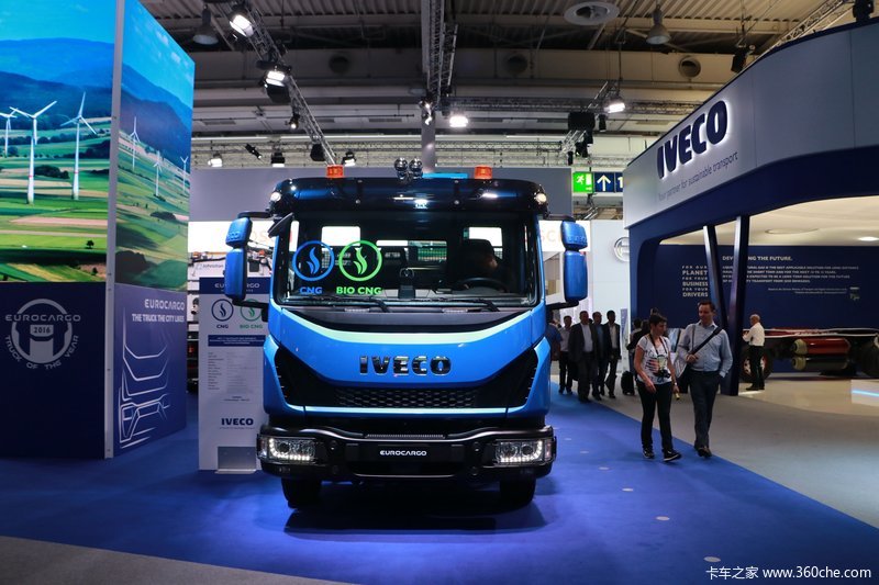 依维柯 eurocargo中卡 204马力 4x2 cng自卸车