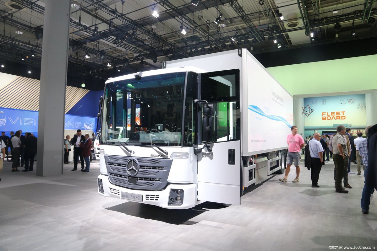 奔驰econic4x2厢式载货车1830ngt