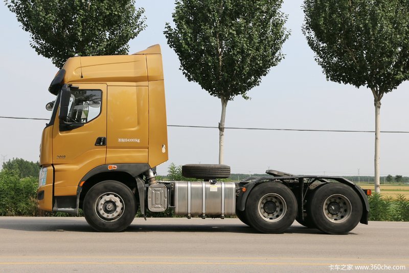 东风柳汽 乘龙h7 2018款 豪华版 550马力 6x4牵引车