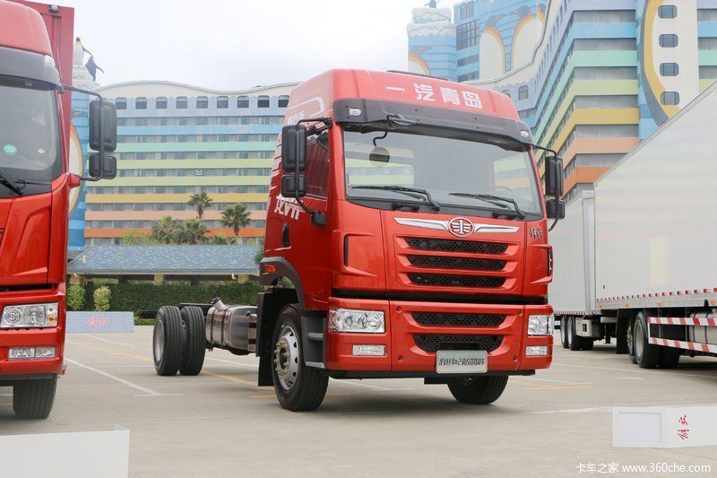 青岛解放龙vh 先锋版 220马力 4x2载货车