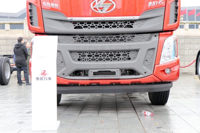 乘龙h5 400马力 6x4牵引车(国六)