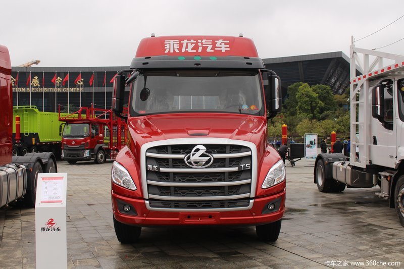 乘龙t5430马力6x4lng长头牵引车