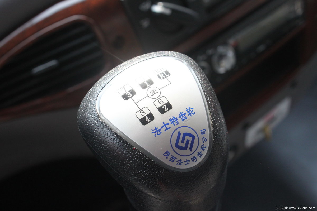 2012解放汽车商务年会(12月28日) 解放新大威 自卸车 文章频道: 产品
