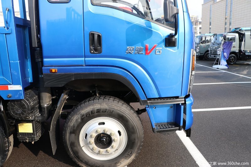 奥驰v6系列 220马力 4x2 6.8米栏板载货车(国六)