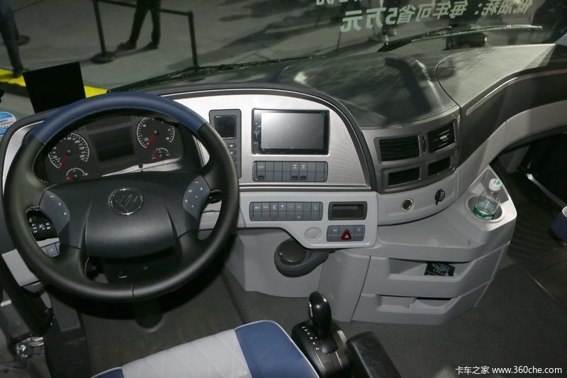 欧曼560马力自动挡内饰,欧曼560马力报价图 福田 欧曼est 560马力 6x4 amt自动挡牵引车(国六)