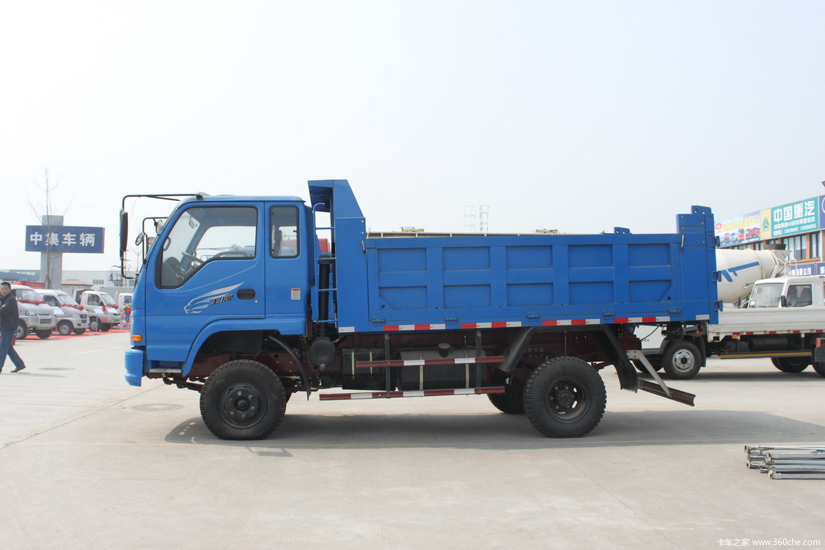 重汽王牌神风4x2自卸车