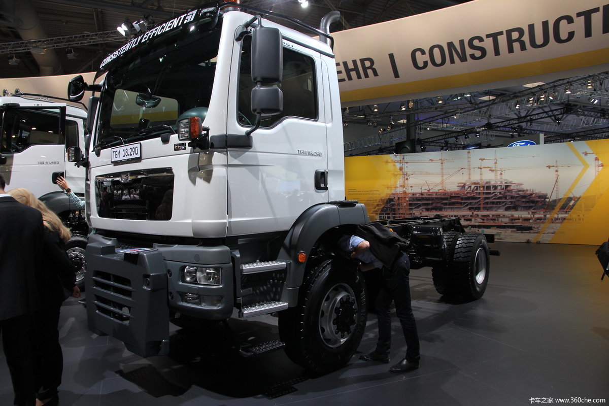 > 2012iaa德国汉诺威国际商用车展 > 曼/man展台 > 曼tgm 4x4底盘车