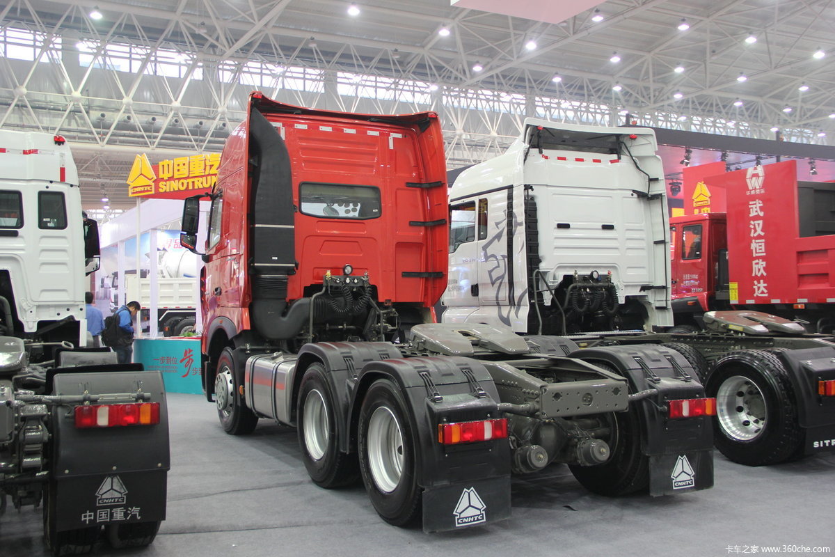 中国重汽 howo t7h 6x4牵引车