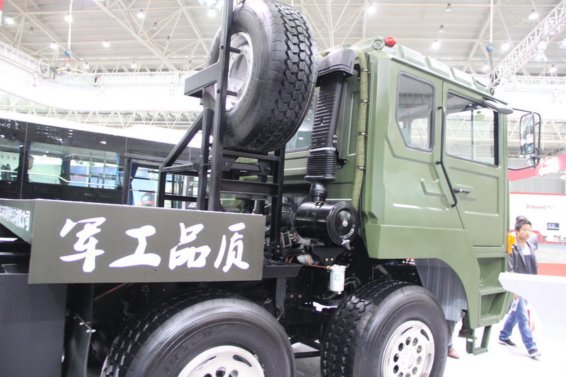 汉阳8x8 军车 底盘