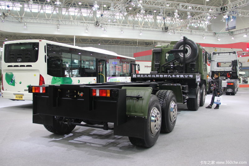 汉阳8x8 军车 底盘
