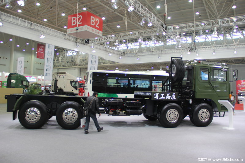 汉阳8x8 军车 底盘