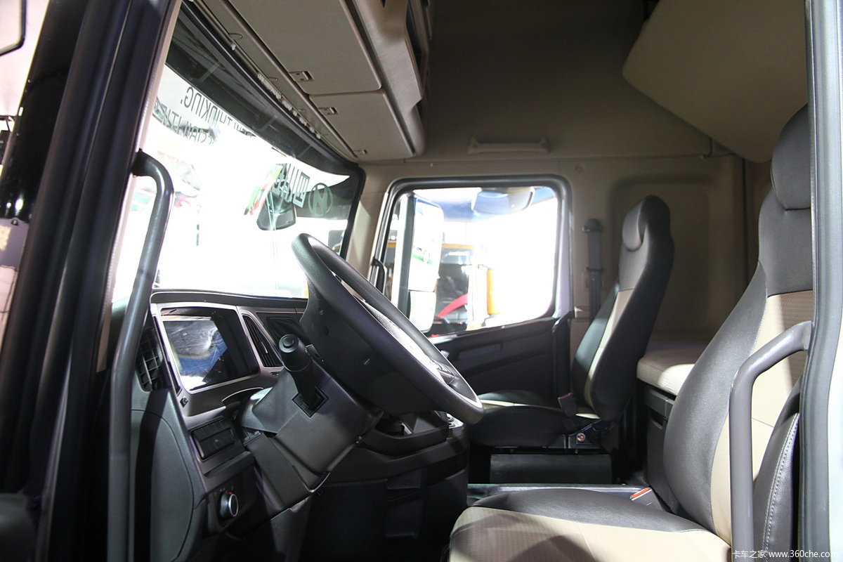 四川现代p520 牵引车