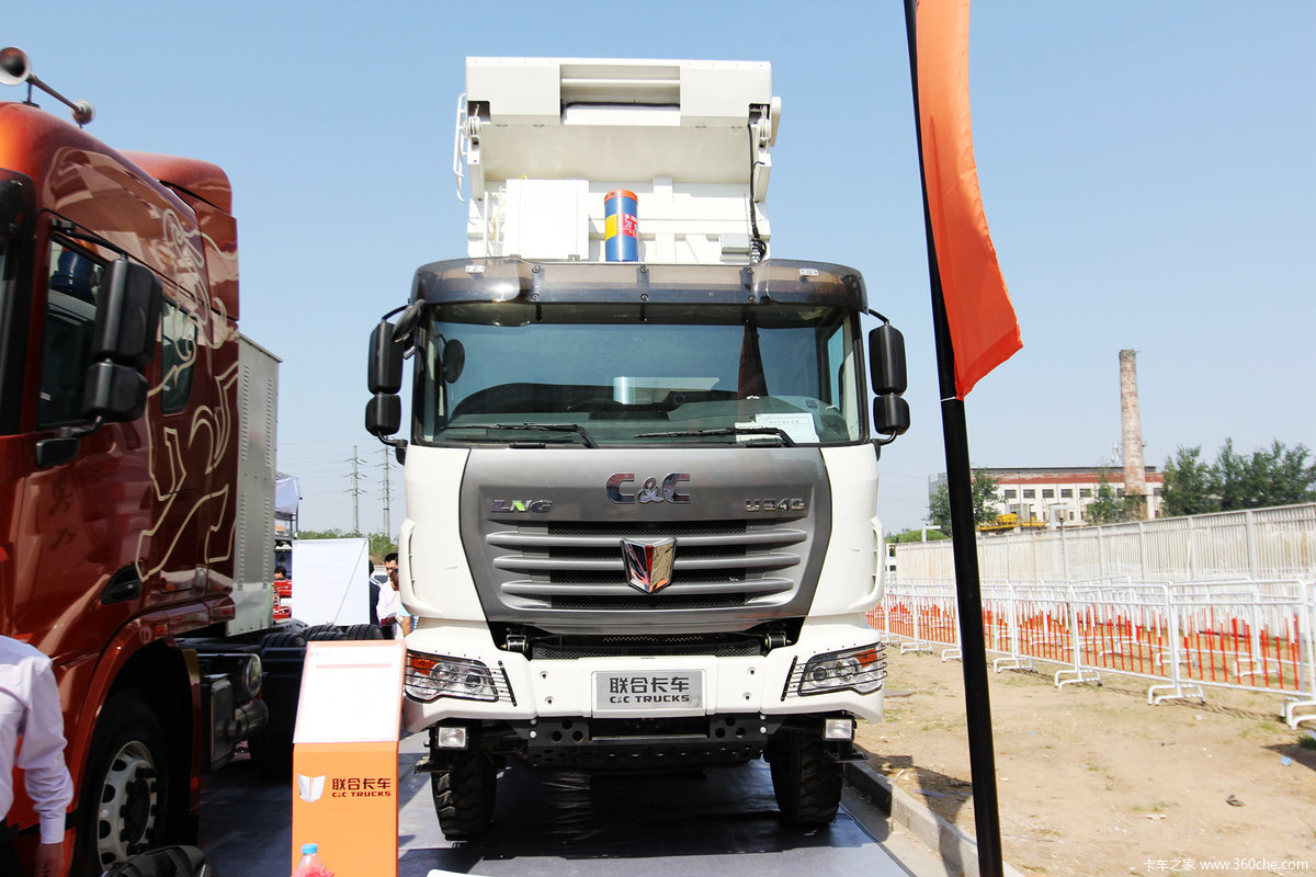 联合卡车 6x4 城市环保渣土车