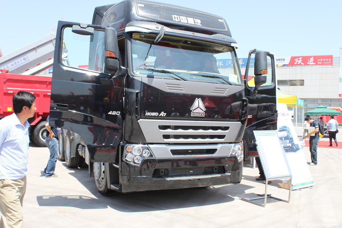 重汽howoa7牵引车