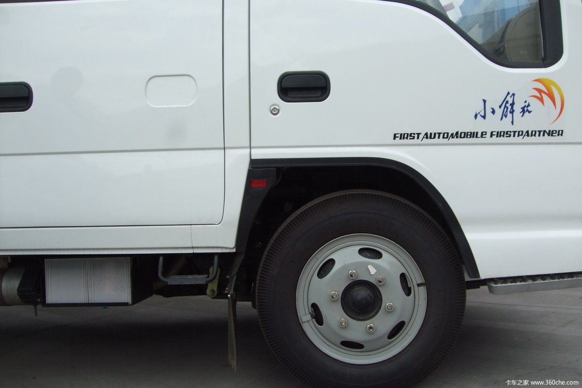 小解放双排 白色