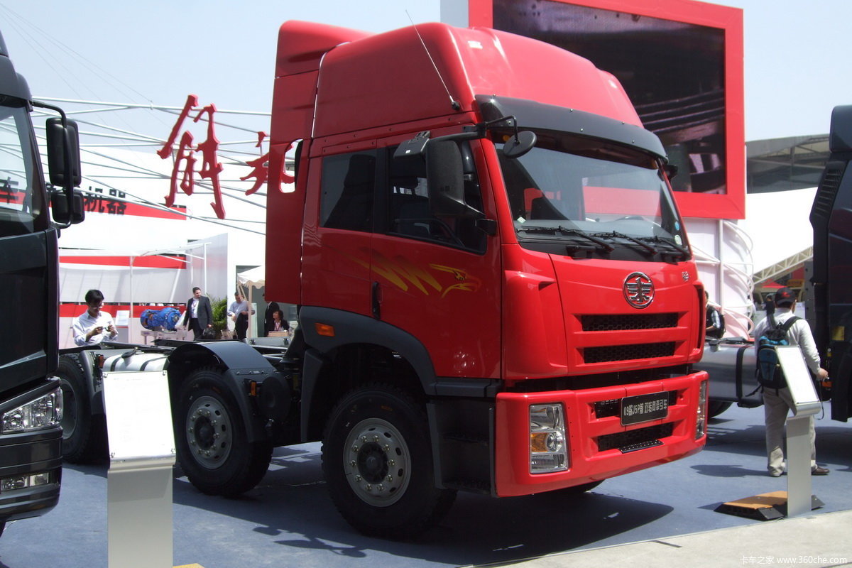 解放奥威6x2牵引车