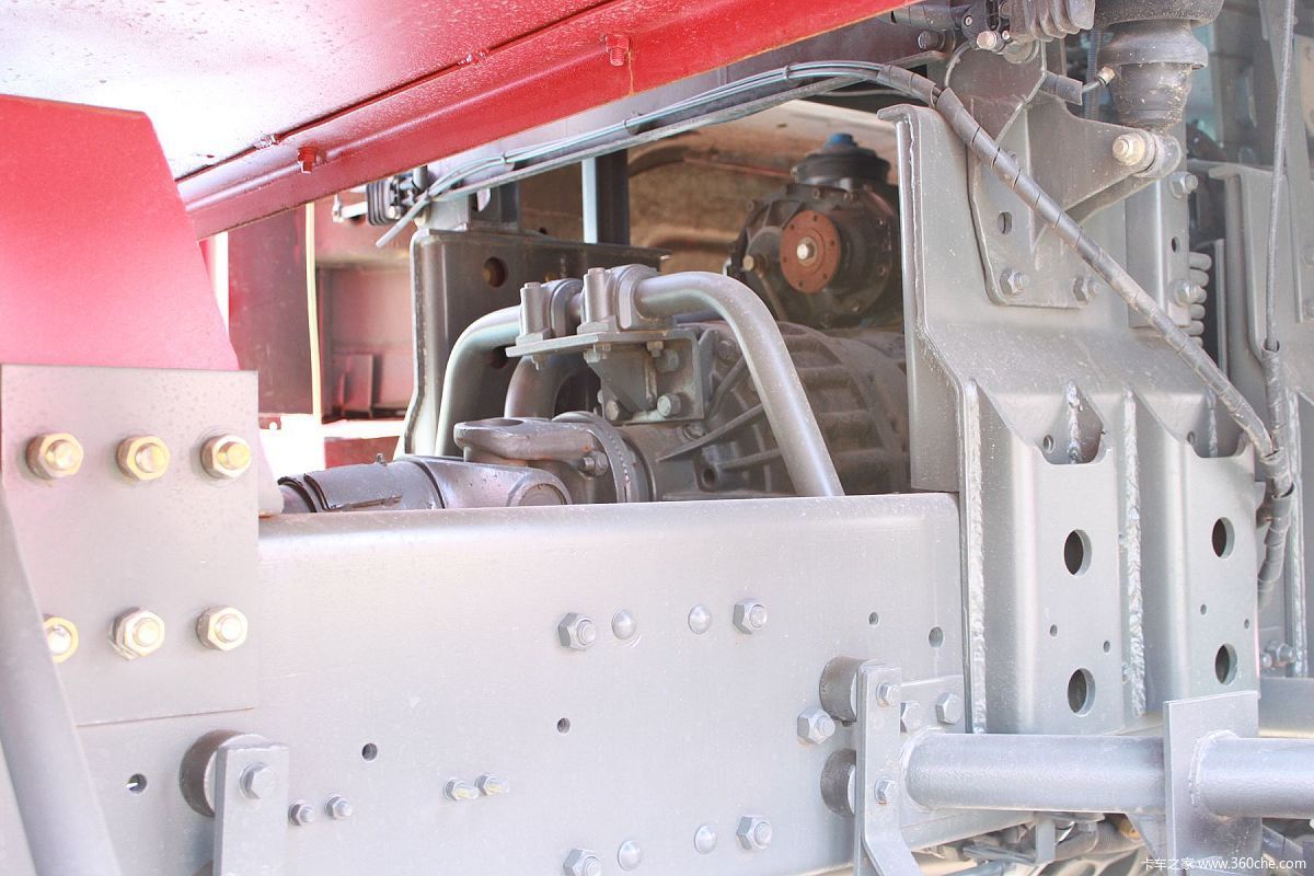 重汽豪沃 6x6全驱车